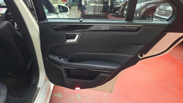  Mercedes-Benz E-Class 3.5 AUTO AMG LINE E350 AVANTGARDE Petrol Automatic