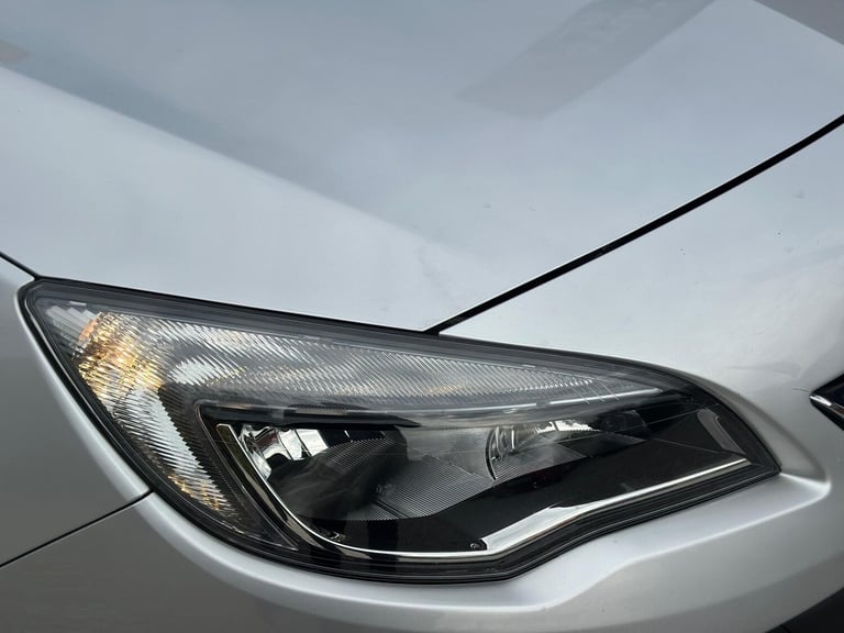 2015 Vauxhall Astra 1.6i SRi Euro 6 5dr HATCHBACK Petrol Manual