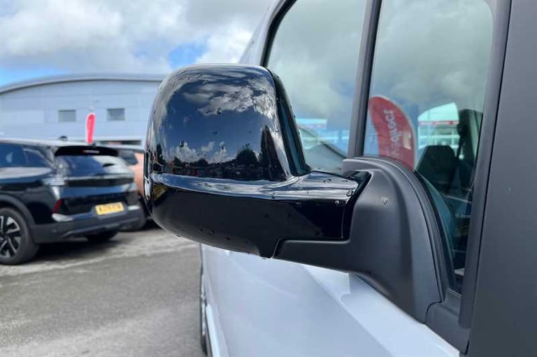 2025 Toyota PROACE CITY Verso 100kW Shuttle Long 50kWh 5dr Auto MPV ELECTRIC Automatic