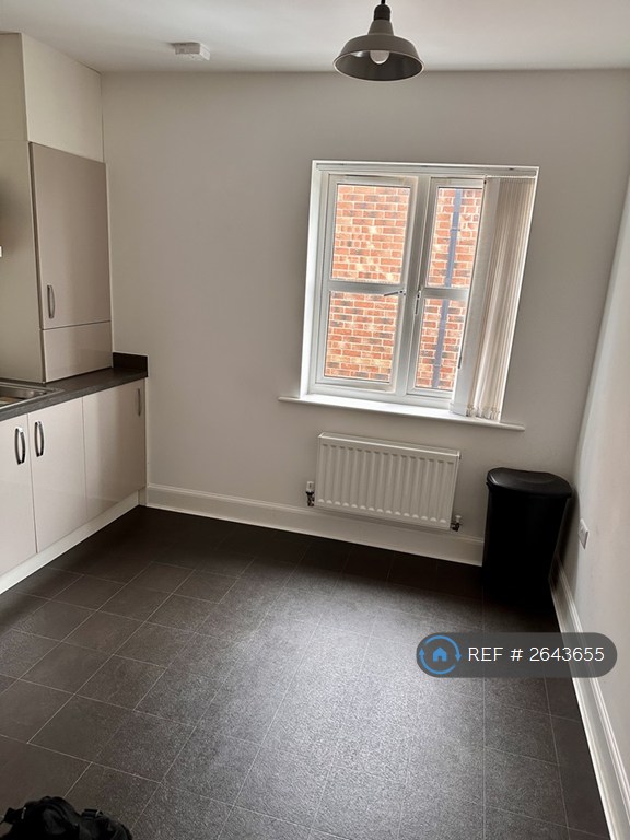 2 bedroom flat in Scampston Drive, East Ardsley, Wakefield, WF3 (2 bed) (#2643655)