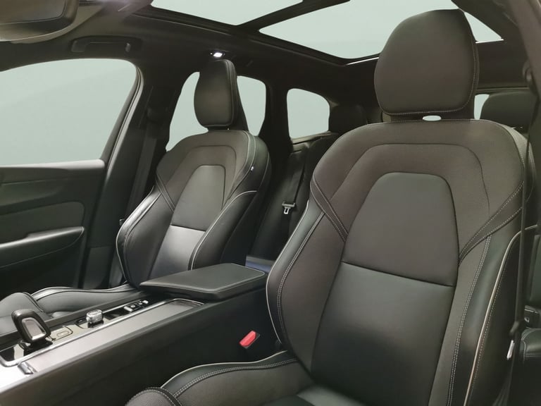 2022 Volvo XC60 2.0h T6 Recharge 11.6kWh R-Design SUV 5dr Petrol Plug-in Hybrid Auto AWD Eu Suv P...