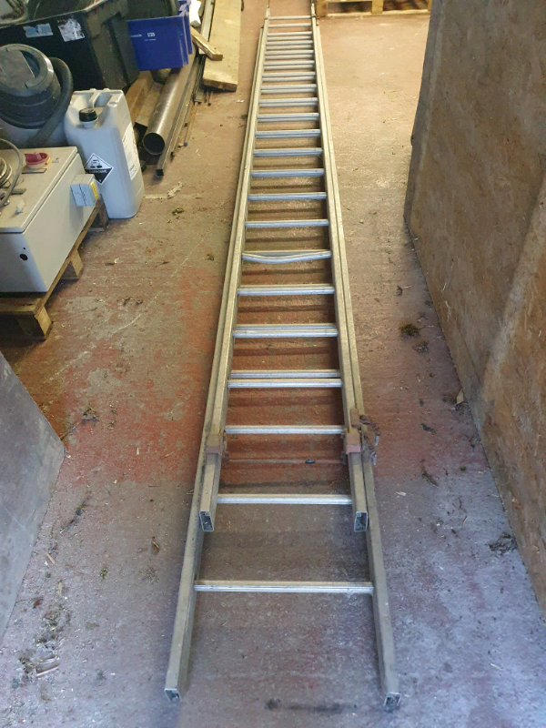 Aluminium double ladder 