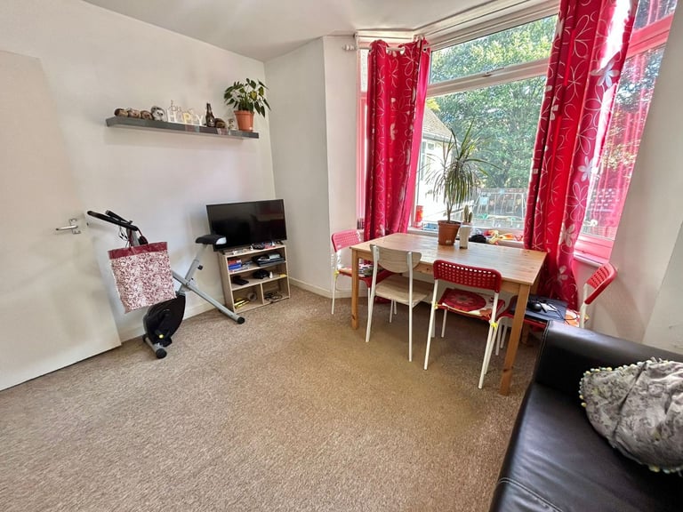 Spacious and Seprate 1 Bed Flat for rent in– NG7 2EB