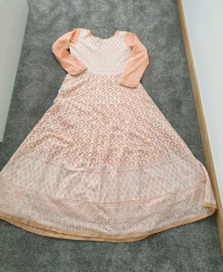 Size Small Asian Indian women’s Maxi Party Suit