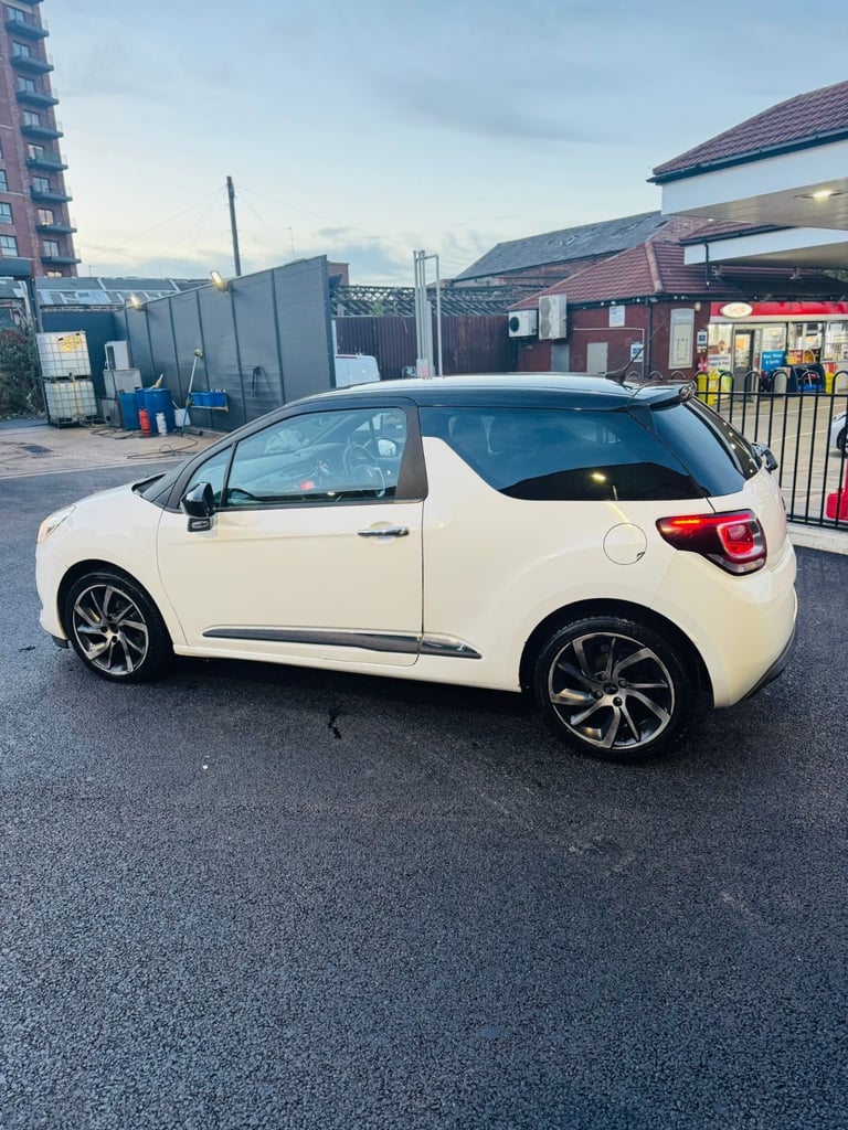 Citroen, DS3, Hatchback, 2015, Manual, 1560 (cc), 3 doors