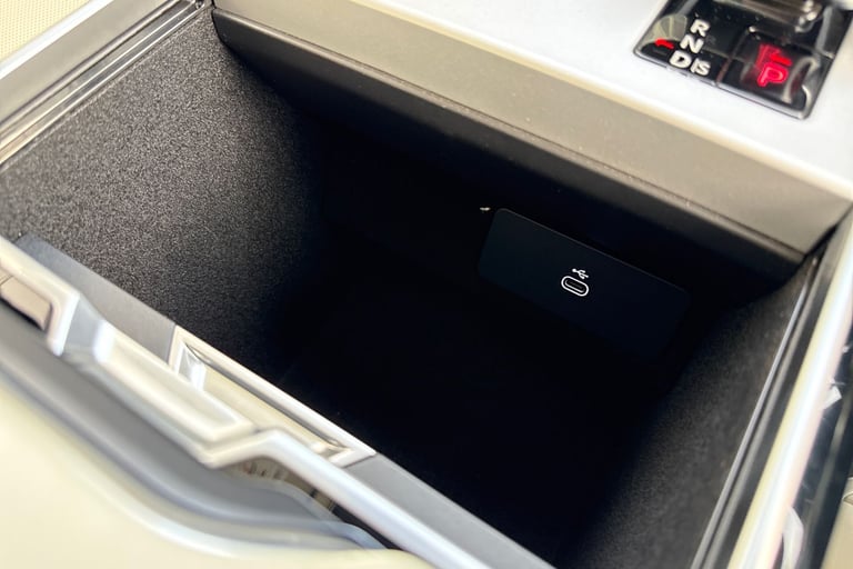 2025 Land Rover Range Rover 3.0 P460e 38.2kWh Autobiography Auto 4WD Euro 6 (s/s) 5dr SUV Automatic