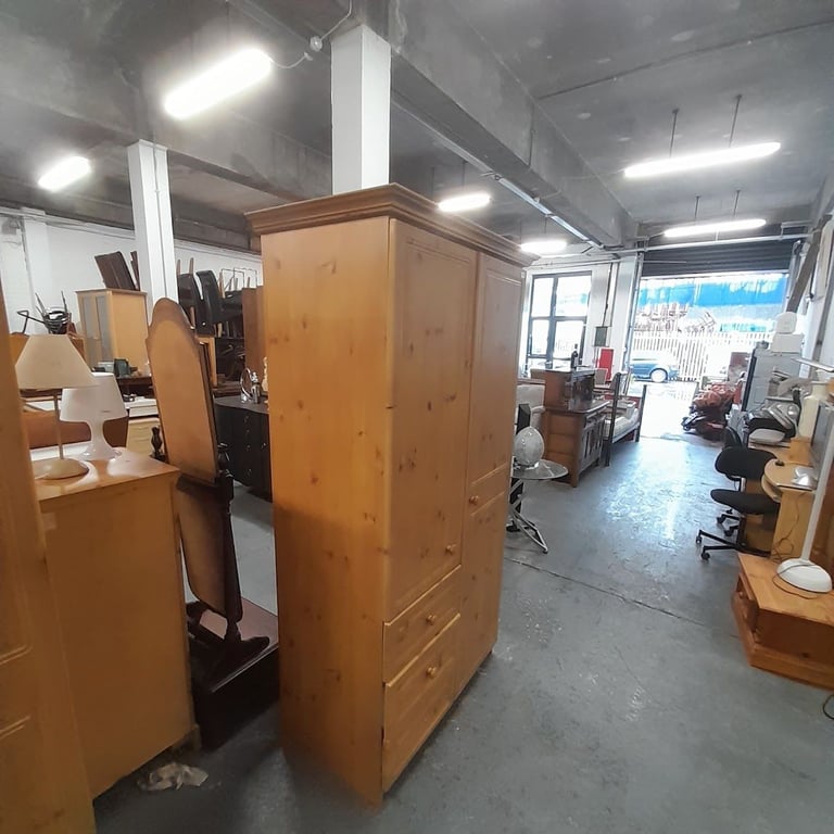 2 door wardrobe with 3 drawers 102cm x 55cm x 185cm, Ref:19584