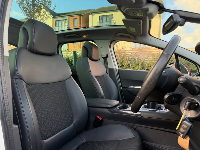 Peugeot, 3008, Hatchback, 2015, Manual, 1560 (cc), 5 doors