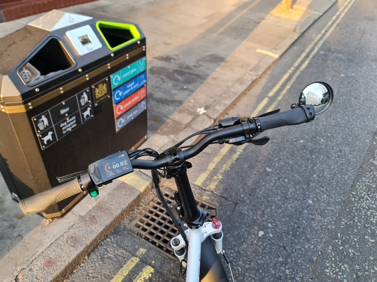 Hygge Vester Electric Folding eBike - white