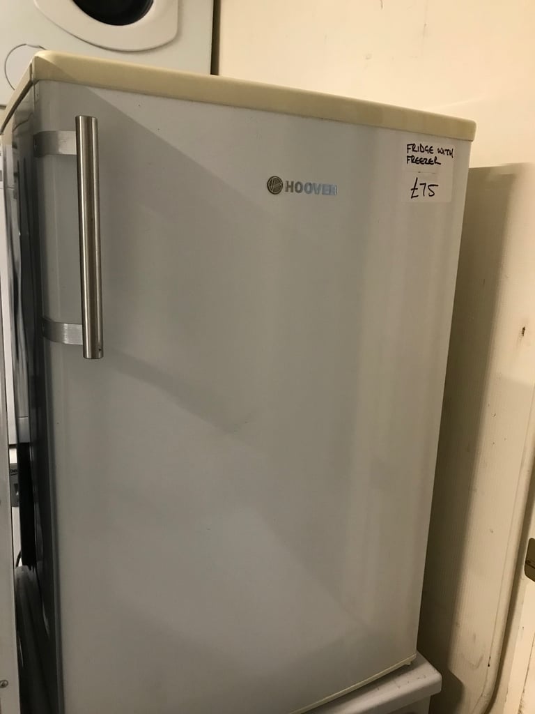 HOOVER FRIDGE WITH FREEZER IN EXCELLENT CONDITION ONLY £75