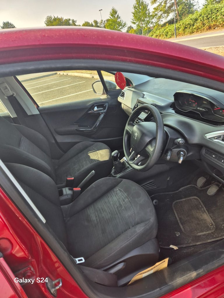 Peugeot, 208, Hatchback, 2012, Manual, 1199 (cc), 5 doors