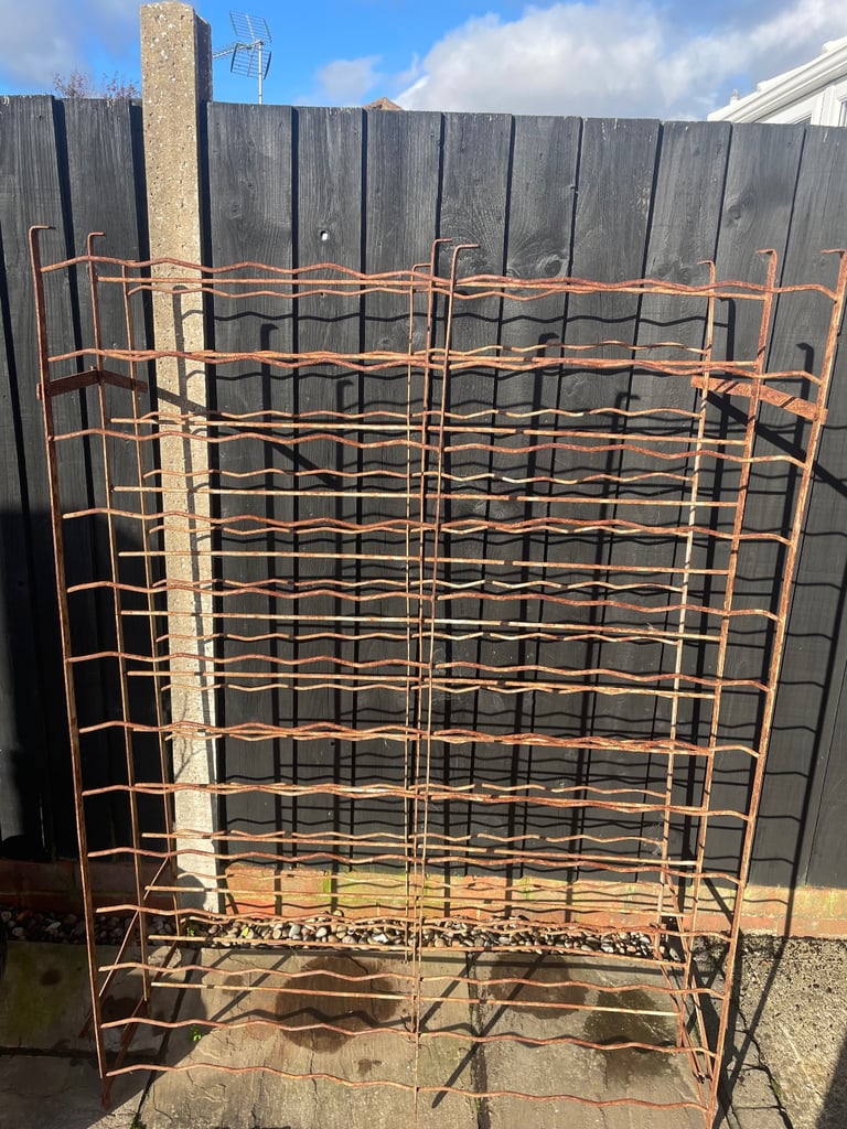 image for VINTAGE METAL WINE BOTTLE RACK