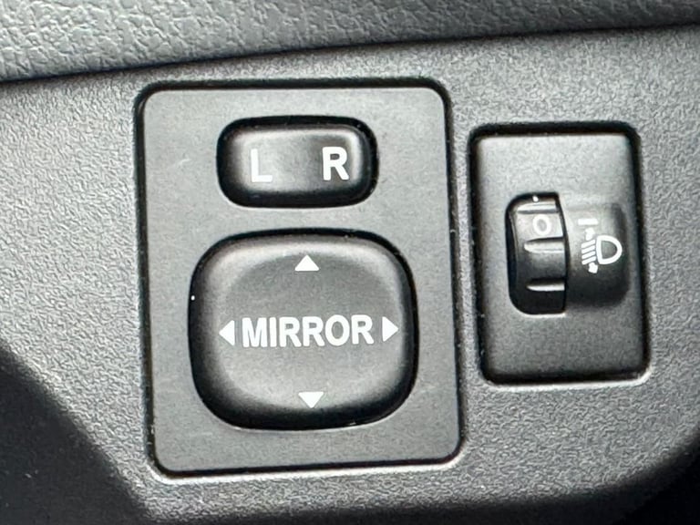 2015 65 TOYOTA YARIS 1.4 D-4D ICON HATCHBACK 5DR DIESEL MANUAL EURO 6 (90 PS) DI