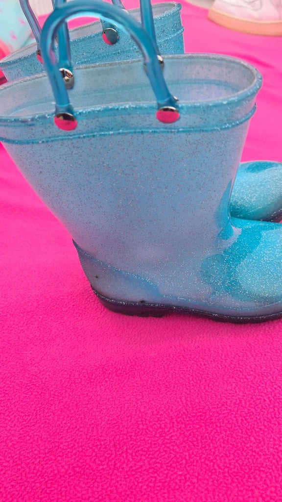 Cyan blue glittery wellies with lights on soles/ flashing heels uk9