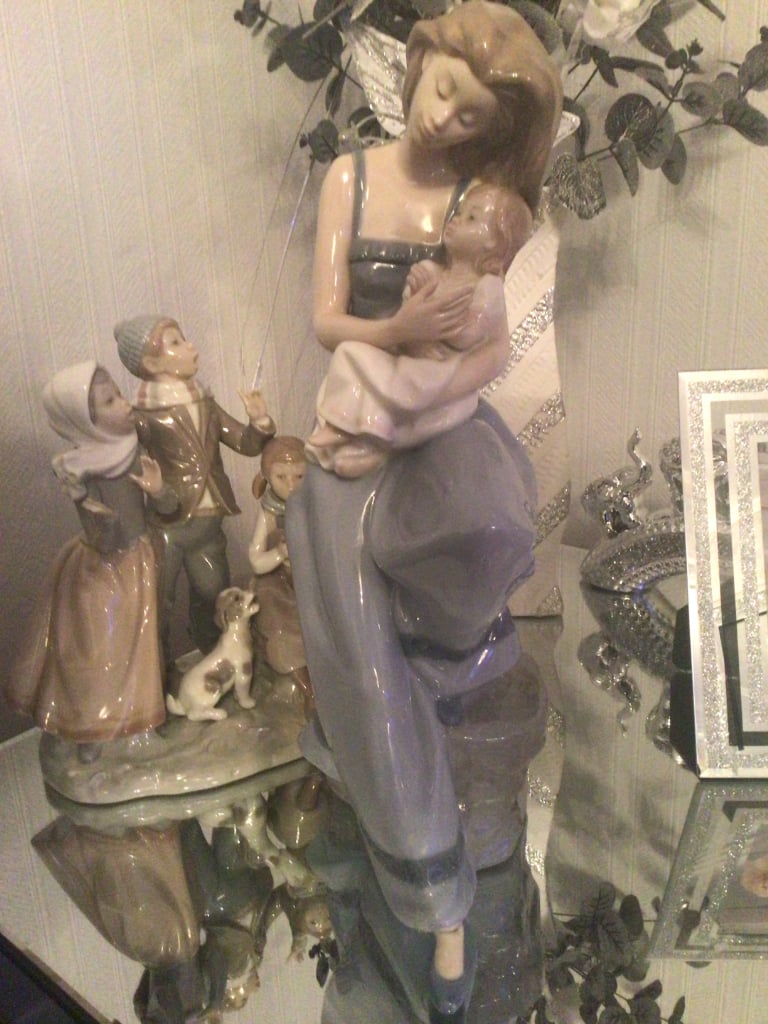 image for Large Lladro Figurine Mother and Child 