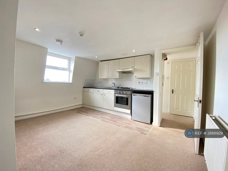 2 bedroom flat in St. James's Street, Brighton, BN2 (2 bed) (#2666929)