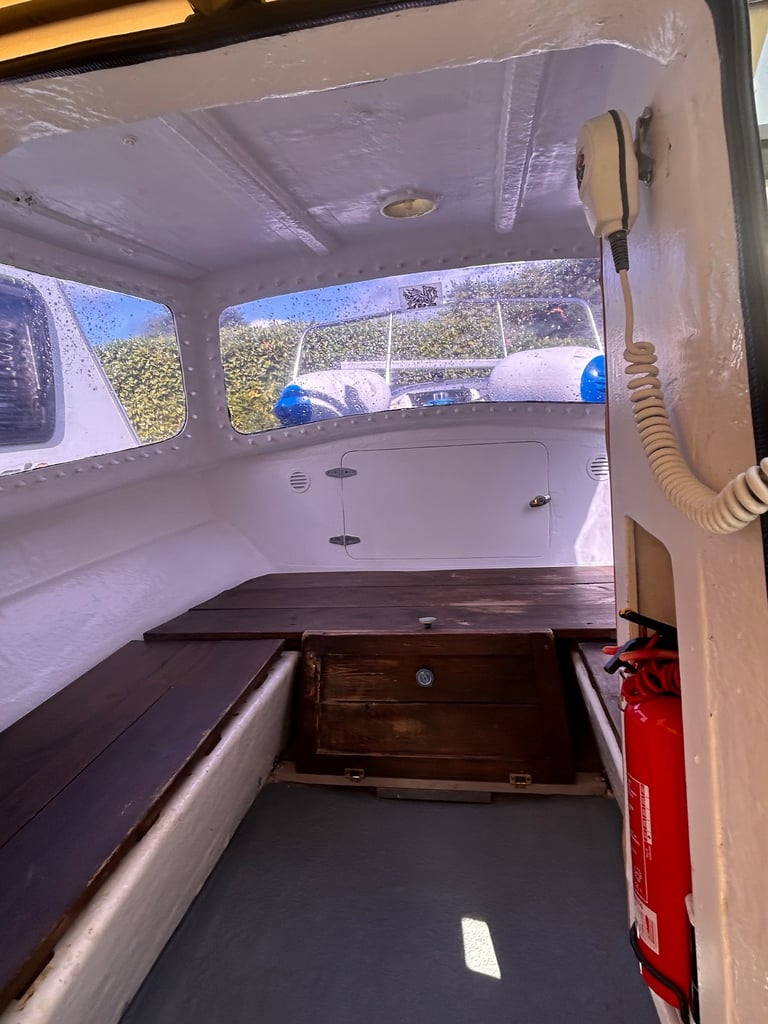 14 foot dejon boat with 25HP mariner 4 Stroke 