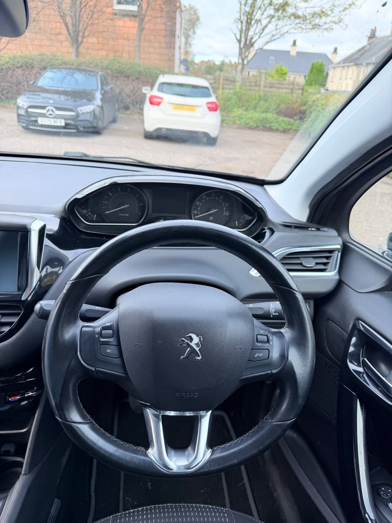 Peugeot, 208, Hatchback, 2019, Manual, 1199 (cc), 5 doors