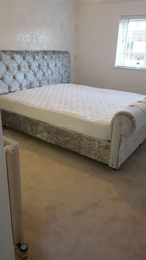 Superking size bed *Frame only* for £100(we can deliver)