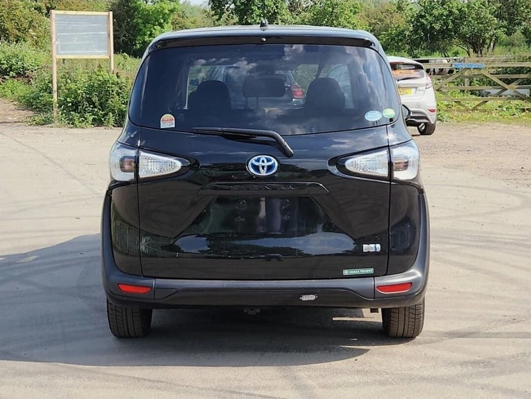  Toyota Corolla Sienta Hybrid 1.5 Auto 7 Seater ULEZ Compliant MPV Hybrid Electric Automatic