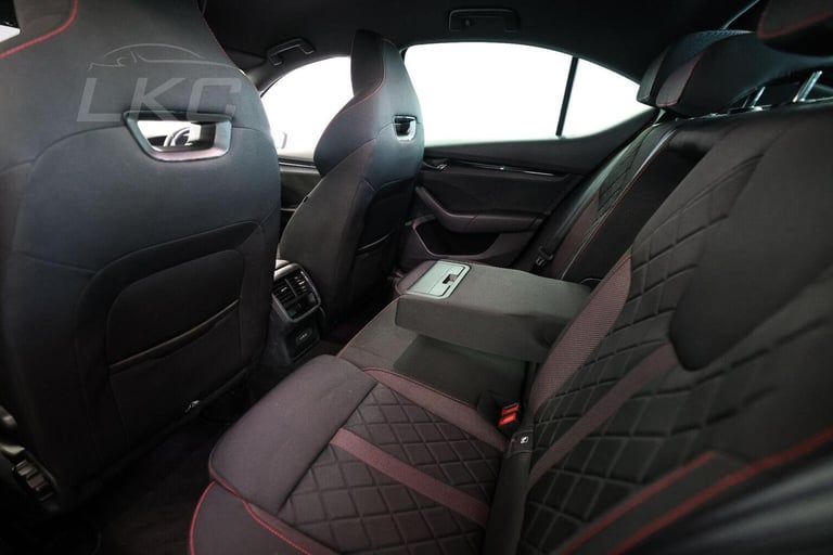 SKODA OCTAVIA 1.4 TSI iV 13kWh vRS DSG Euro 6 (s/s) 5dr 2024