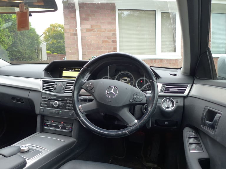 Mercedes-Benz, E CLASS, Saloon, 2011, Semi-Auto, 2143 (cc), 4 doors