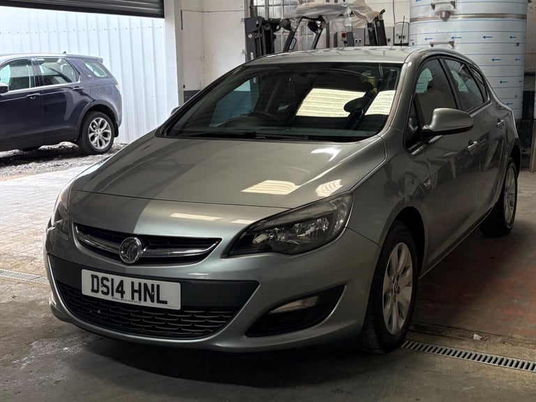 2014 Vauxhall Astra 1.4 16v Design Euro 5 5dr HATCHBACK Petrol Manual