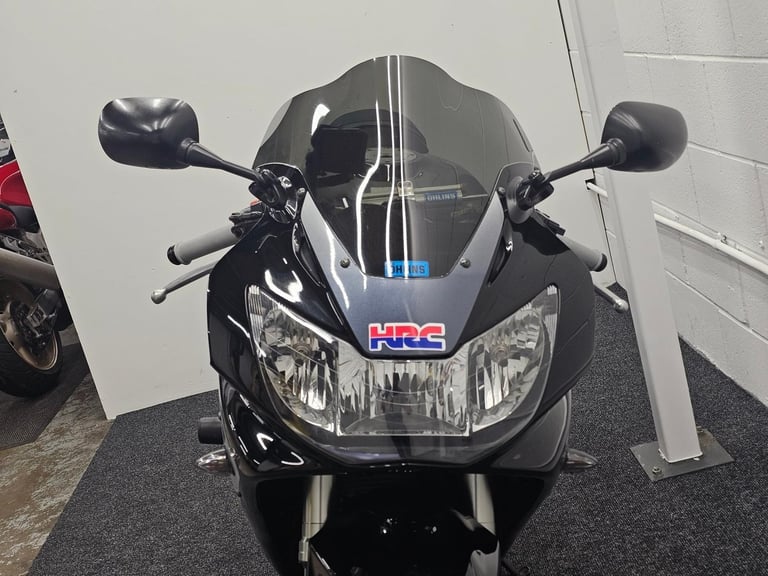 HONDA CBR900RR 929 ** SCORPION EXHAUST - OHLINS STEERING DAMPER - JUNE 26 MOT **