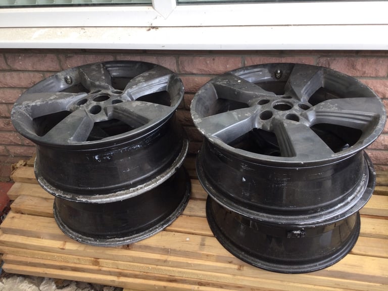 Nissan Qashqai J11 N Connecter 18” Alloy Wheels.