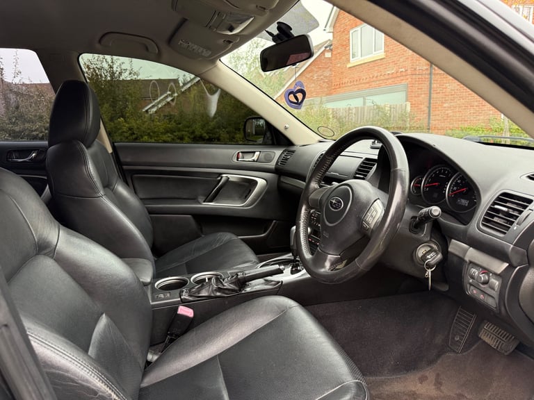Subaru legacy 2.0 Estate ulez low miles new mot 