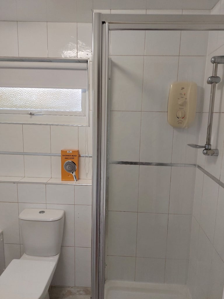 🏡 1-Bedroom Flat to Let – Peaceful Location Overlooking Hogganfield Loch