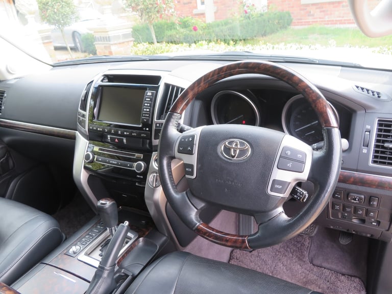 2014 Toyota Landcruiser Amazon ZX 4.6 V8 Petrol 8 Seater 4x4 Petrol Automatic