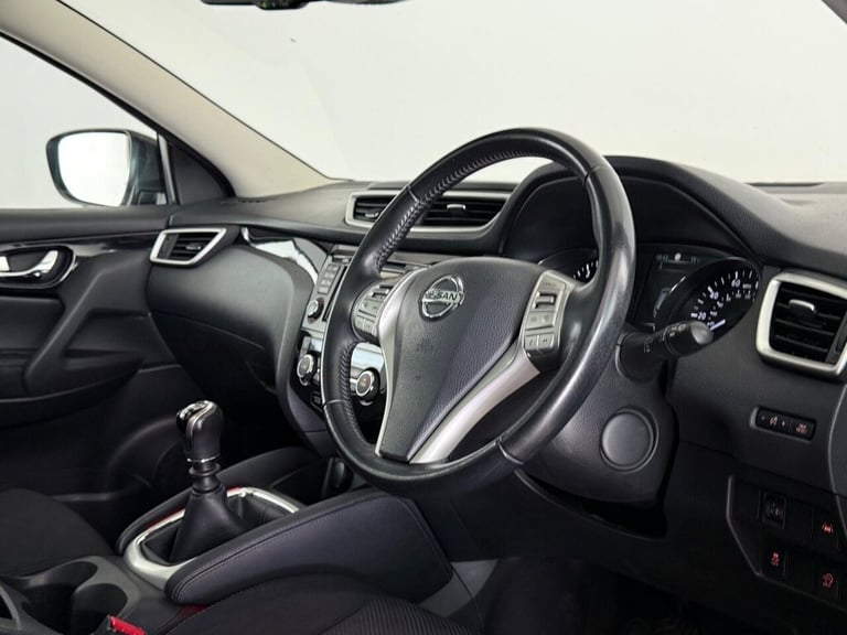 2016 Nissan Qashqai 1.2 DiG-T N-Connecta 5dr HATCHBACK PETROL Manual