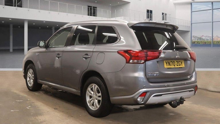 2020 Mitsubishi Outlander 2.4h TwinMotor 13.8kWh Verve CVT 4WD Euro 6 (s/s) 5dr ESTATE Petrol/Ele...