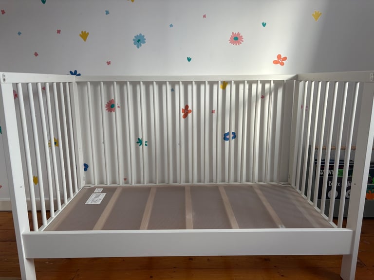 Cot/ cot bed. 