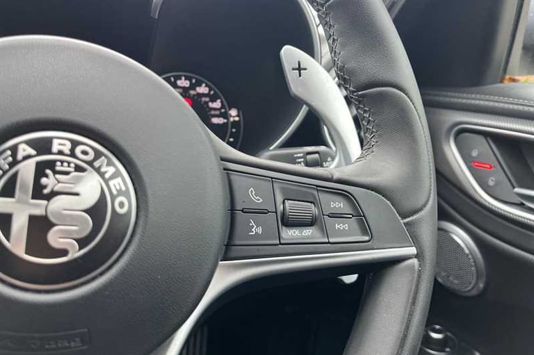 2019 Alfa Romeo Giulia 2.0 TB 280 Veloce 4dr Auto SALOON PETROL Automatic