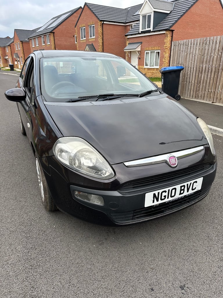 2010 Fiat Punto 1.4 Petrol 6 Months Mot Low Miles New Tyres Excellent Condition