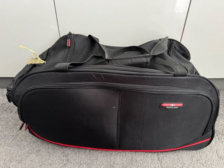 image for Portland 2 wheel suitcase 65cm x 30cm