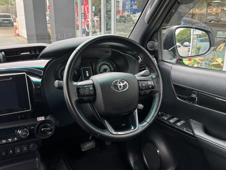 2020 Toyota Hilux 2.4 D-4D Invincible X Auto 4WD Euro 6 (s/s) 4dr (TSS) PICK UP Diesel Automatic