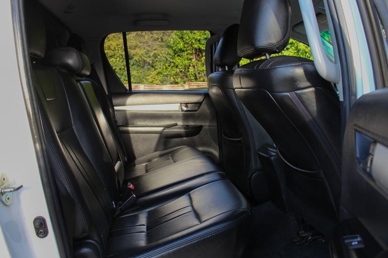 2018 Toyota Hilux 2.4 D-4D Invincible 4WD Euro 6 (s/s) 4dr (TSS, 3.5t) PICK UP Diesel Manual