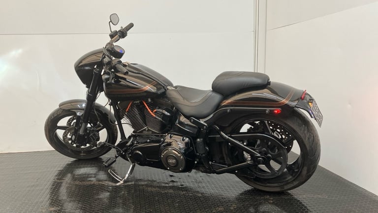 2017 Harley-Davidson Cvo FXSE Custom Colour (16.5MY) CUSTOM Petrol Manual