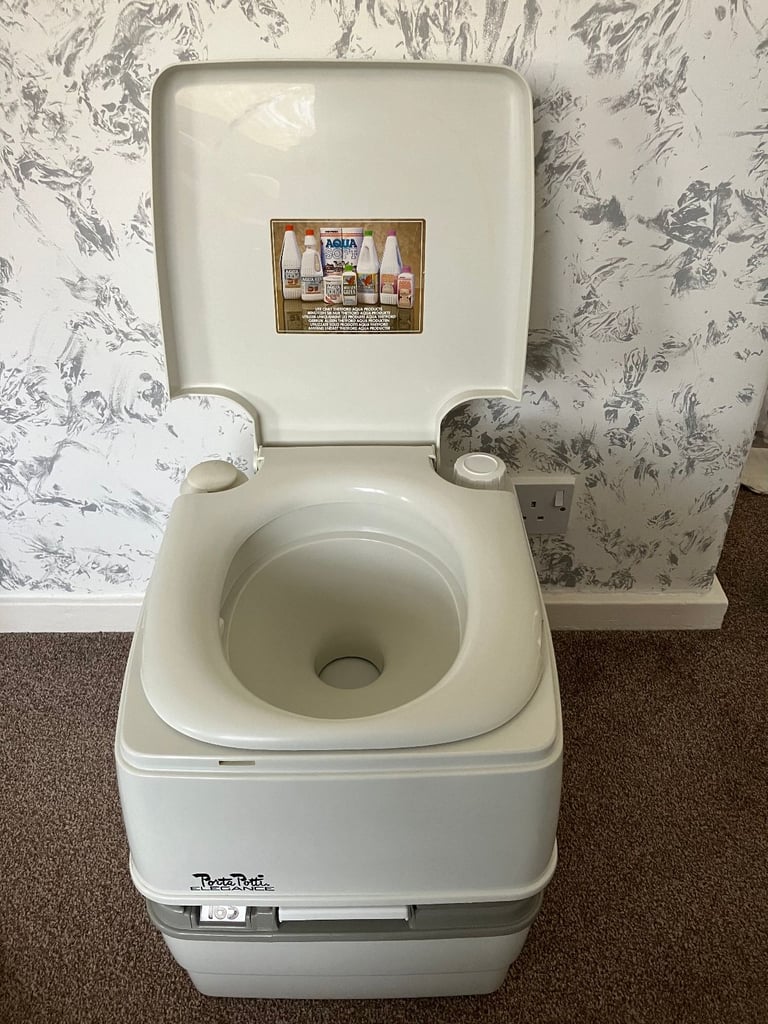 TOILET Portable Flushing Toilet Ideal for Caravan/Camping/After Operation (From a Smoke Free Home)