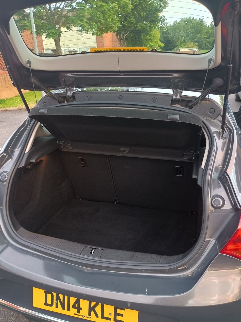 Vauxhall, ASTRA, Hatchback, 2014, Manual, 1598 (cc), 5 doors