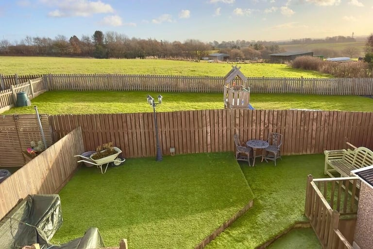 Exceptional 3 bedroom semi detached house - East Bierley (unfurnished)