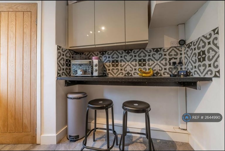 2 bedroom flat in Dorval Manor, Southampton, SO15 (2 bed) (#2644990)