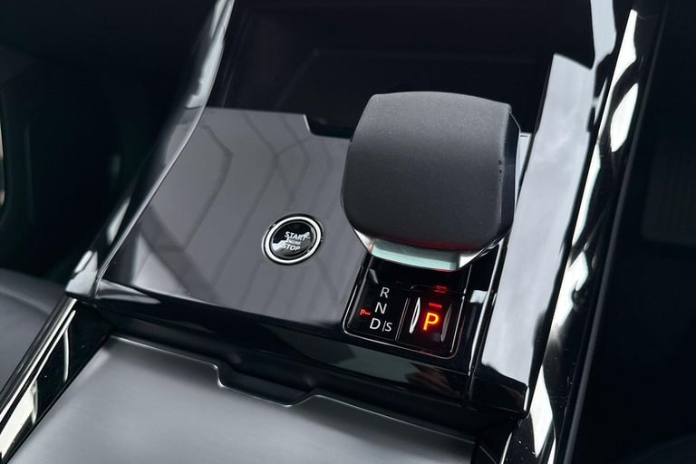 2023 Land Rover Range Rover Sport 3.0 D300 MHEV Dynamic SE SUV 5dr Diesel Auto 4WD Euro 6 (s/s) (...