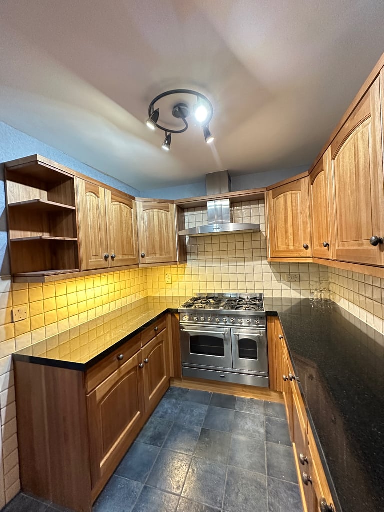 image for Oak Finish Kitchen - over 15 units - with worktops and sink 
