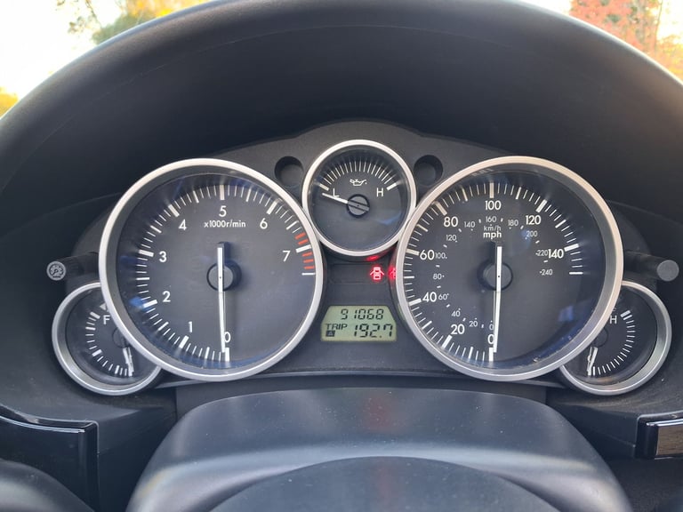 MK3 Mazda MX-5 Convertible 2006 - 2 litre engine 158bhp - Ulez Free Bargin! MOT (no advisories)
