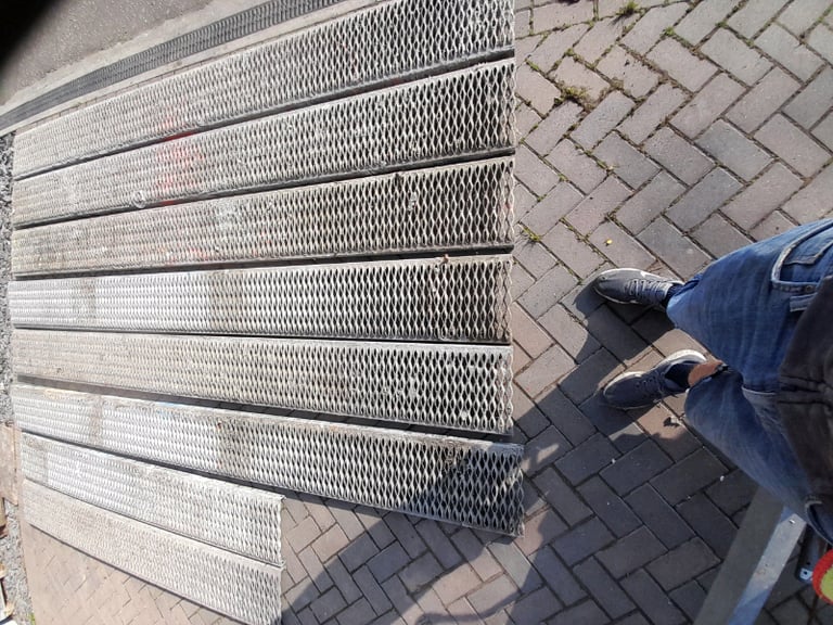 Staging boards scaffold tread plate mesh anti steps planks trailer 