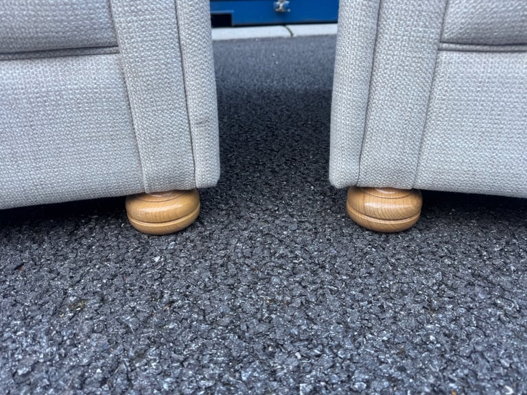 Very good quality three piece Suite thorngateupholstery
